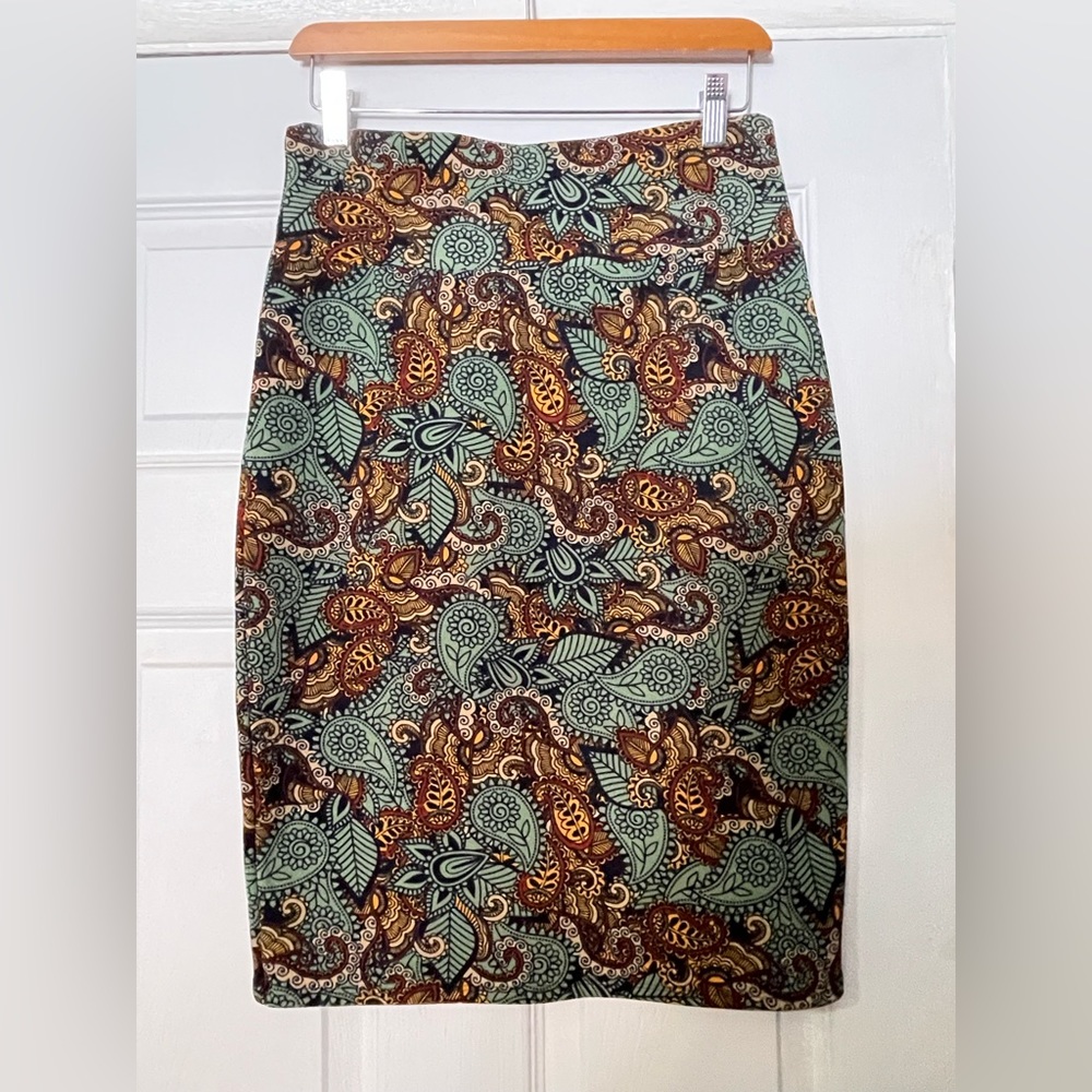 LuLaRoe Green Paisley Cassie Pencil Skirt size Medium